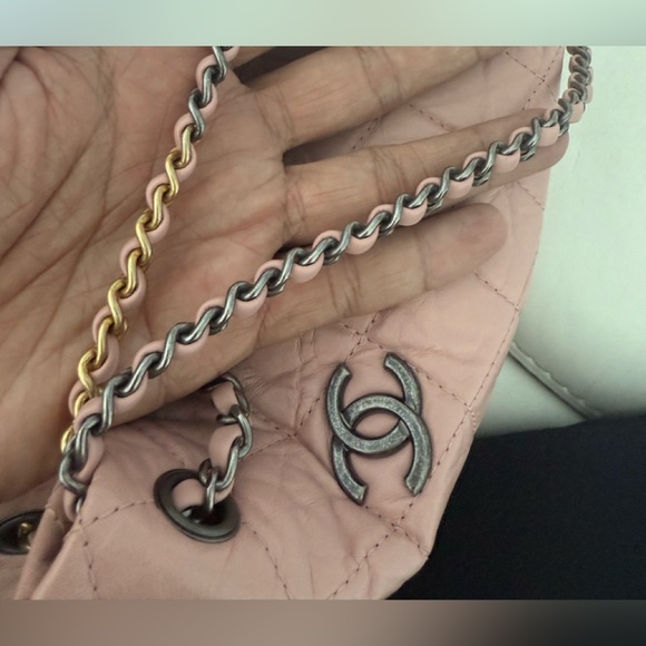 Chanel mini pink drawstring bag - Picture 5 of 10